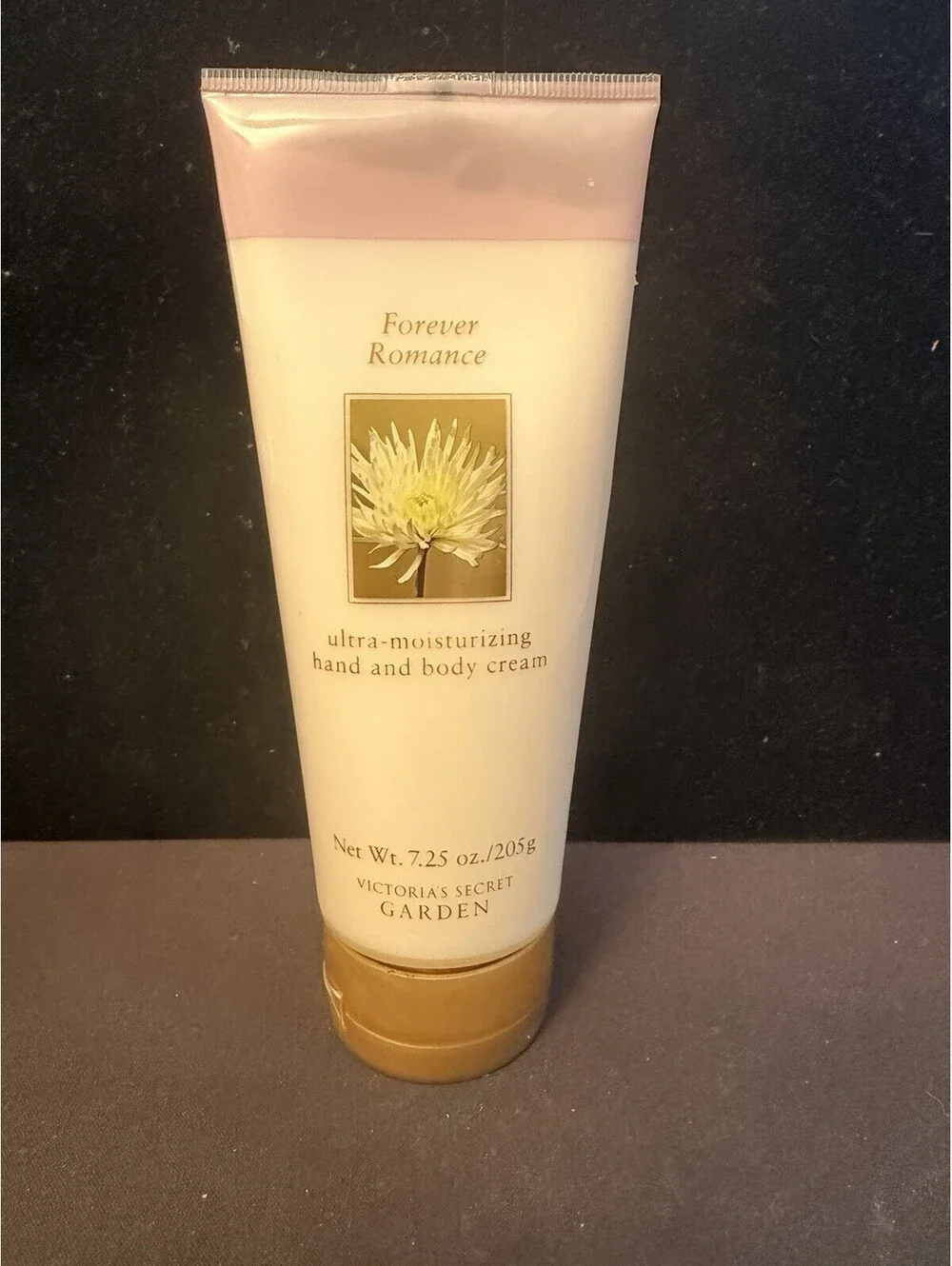 Victorias Secret Garden hand and body Lotion Forever Romance Nos